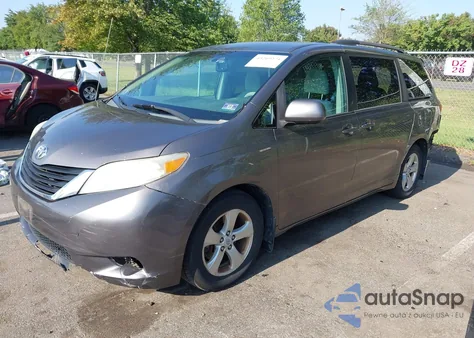 2012 Toyota Sienna Le V6 8 Passenger from USA, damaged, VIN 5TDKK3DC9CS187233